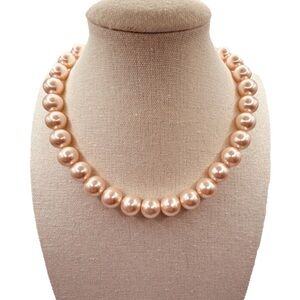 Vintage pink glass faux pearl necklace in the style of Richelieu